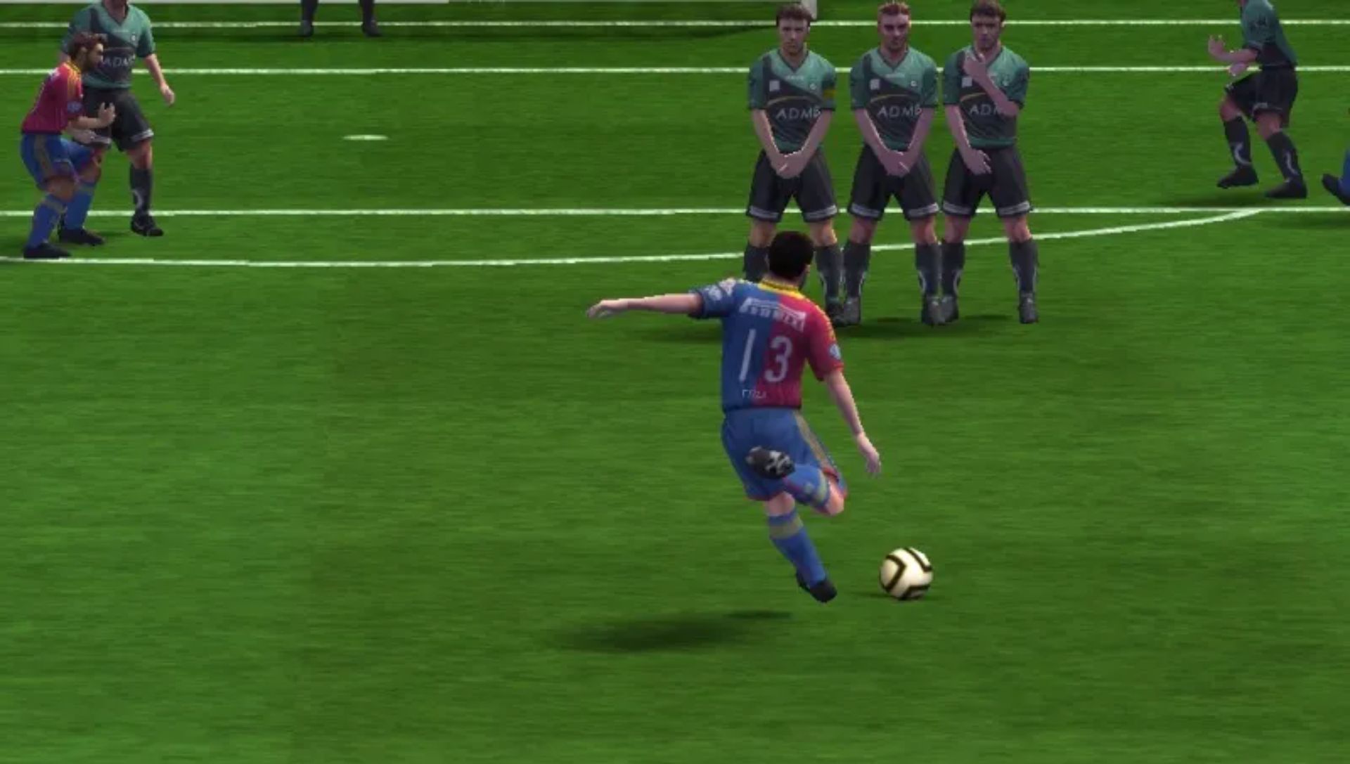 FIFA足球2013PSP游戏截图第18张