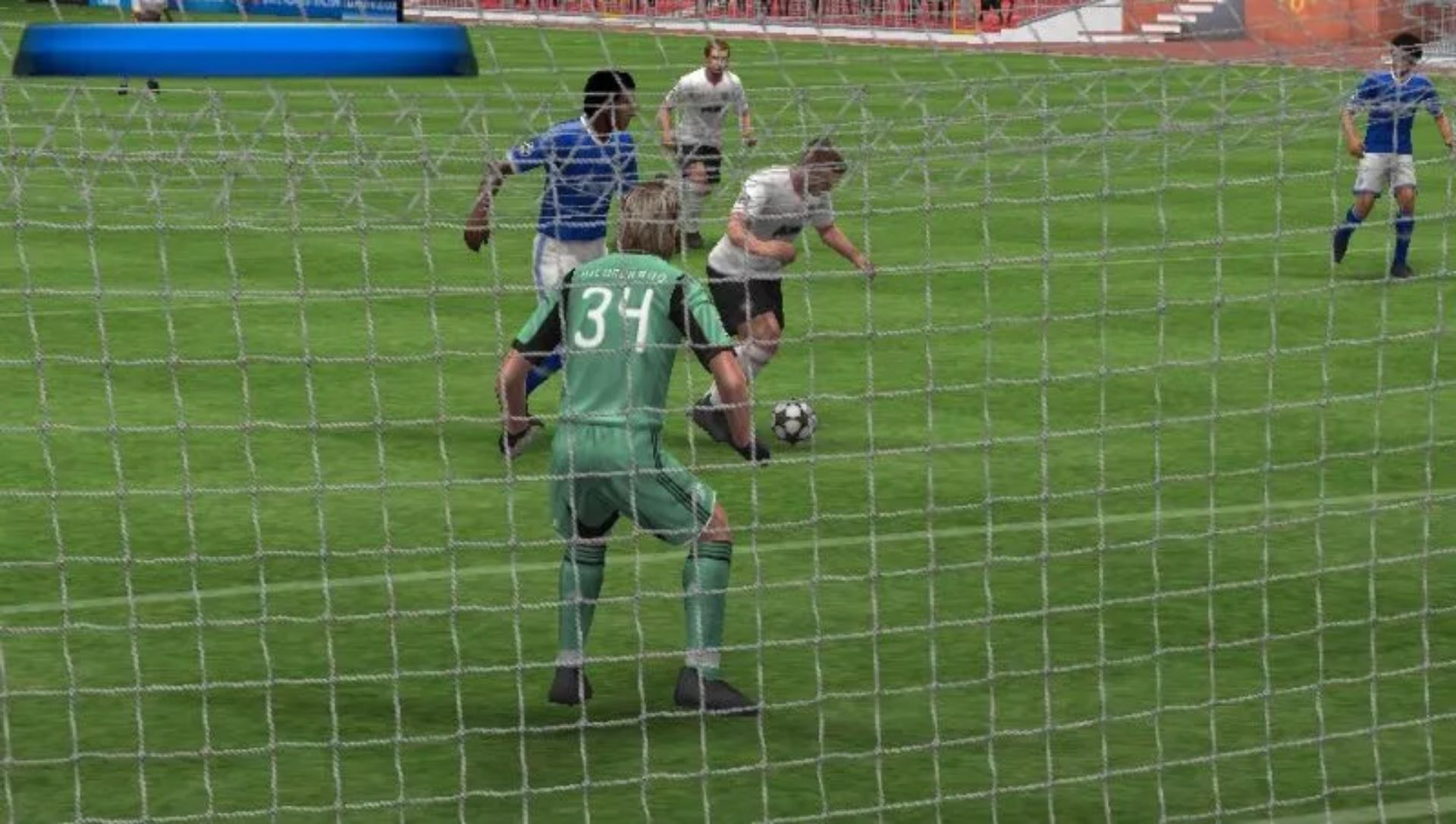 实况足球2013PSP游戏截图第19张