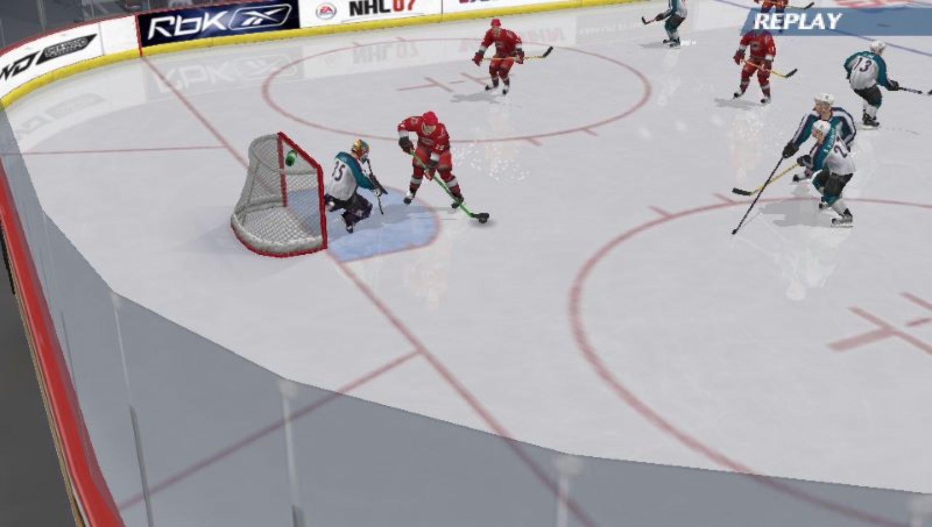 NHL冰球07PSP游戏截图第6张